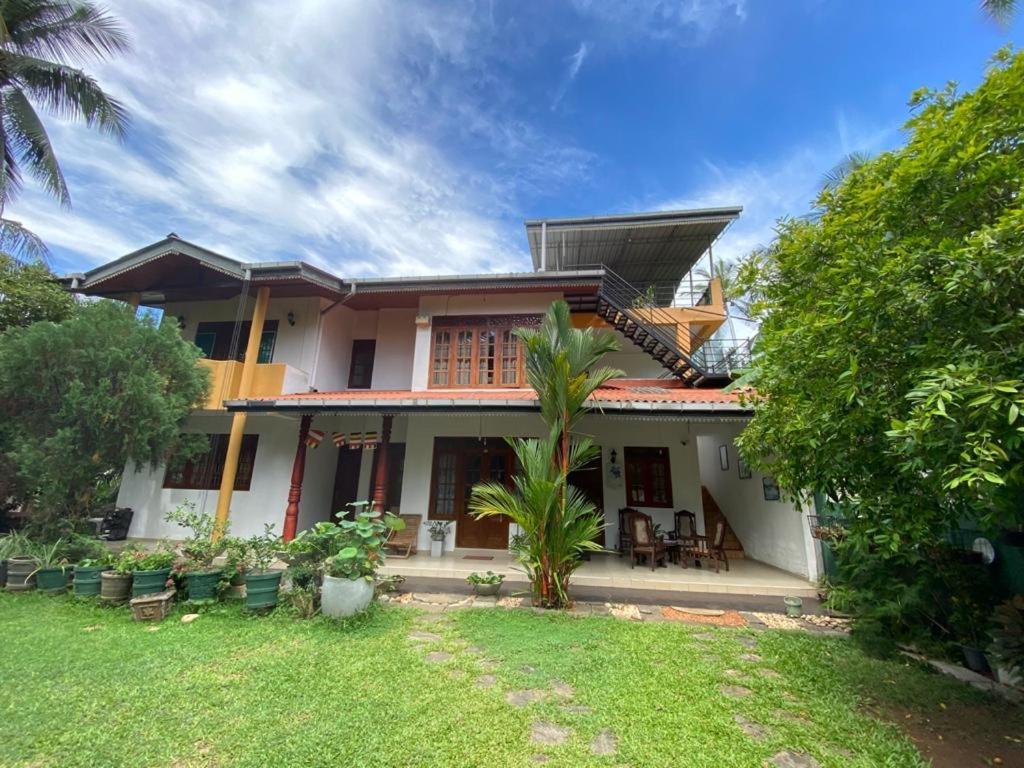 Serenity Villa Hikkaduwa Exterior photo