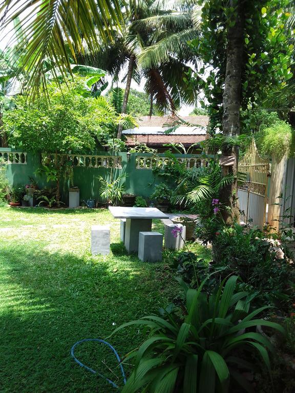Serenity Villa Hikkaduwa Exterior photo
