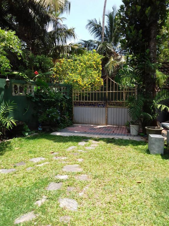 Serenity Villa Hikkaduwa Exterior photo